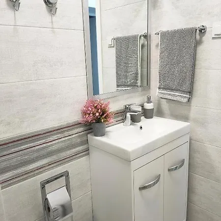 22 Loop Apartment